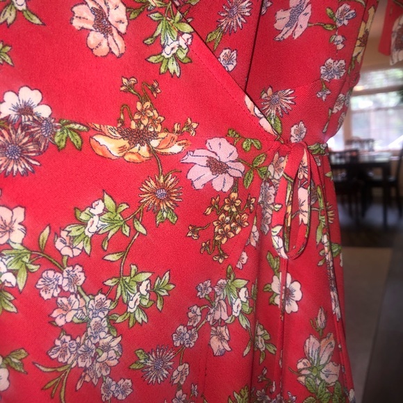 Forever 21 Wrap Dress - Picture 5 of 6